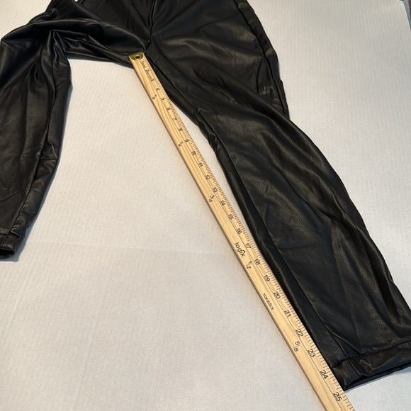 Banana Republic Factory High Rise Black Vegan Faux Leather Leggings Size PXXS - Picture 6 of 10